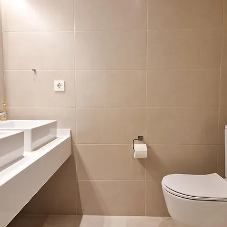 Modern 2 Bed - Jardines De Lagunas