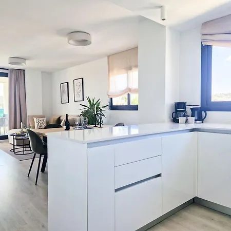 Modern 2 Bed - Jardines De Lagunas Apartment
