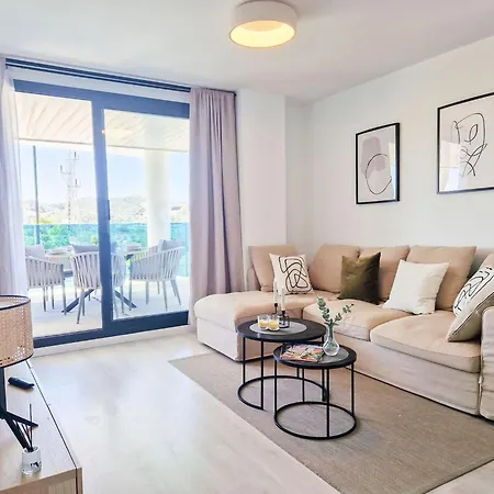Modern 2 Bed - Jardines De Lagunas Apartment